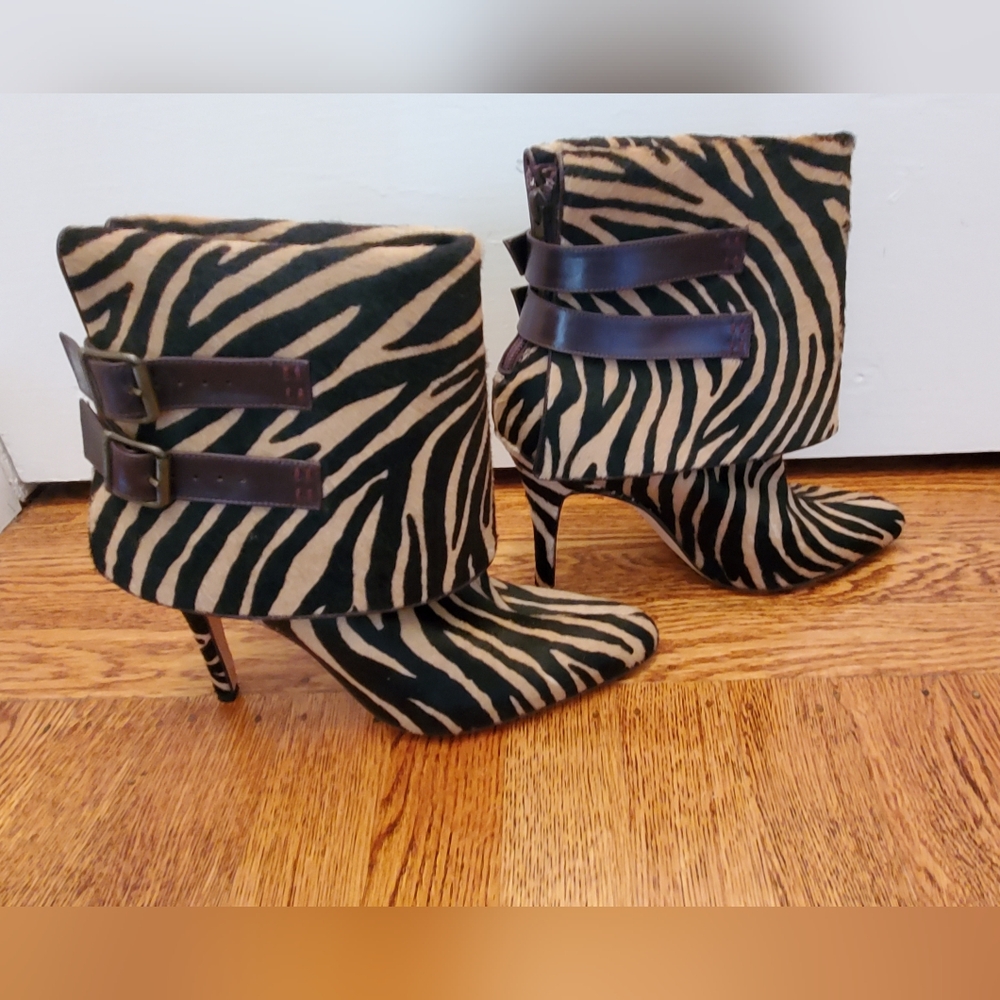 Manolo Blahnik Zebra Print Ankle Boots with Buckle Straps Size 39